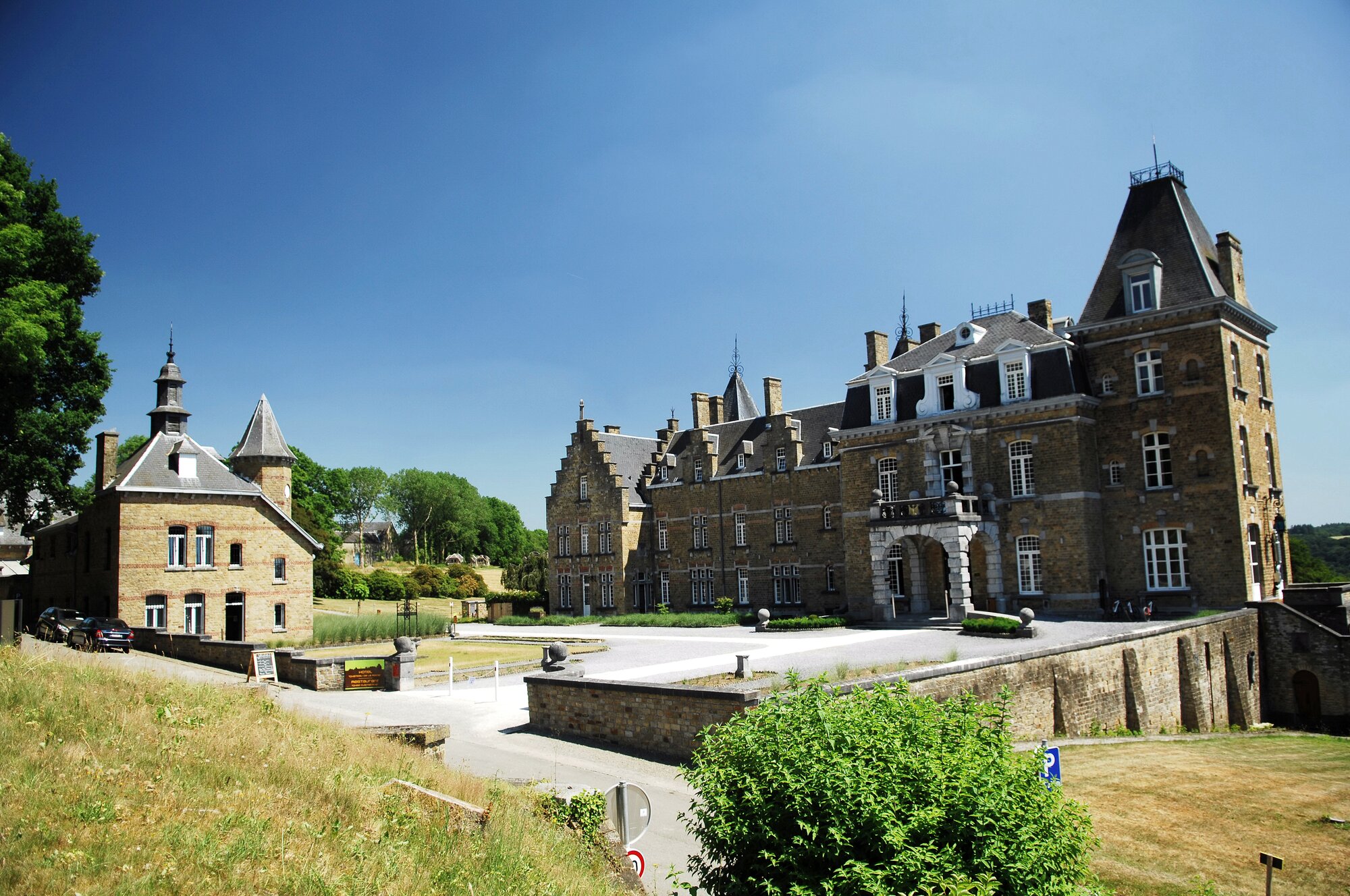Le Chateau De La Poste